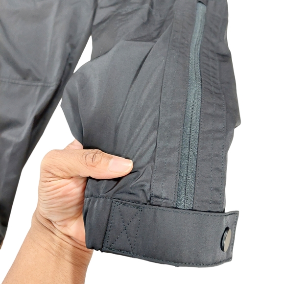 Athleta Black Radiant Jogger. Size 4 - Picture 6 of 11